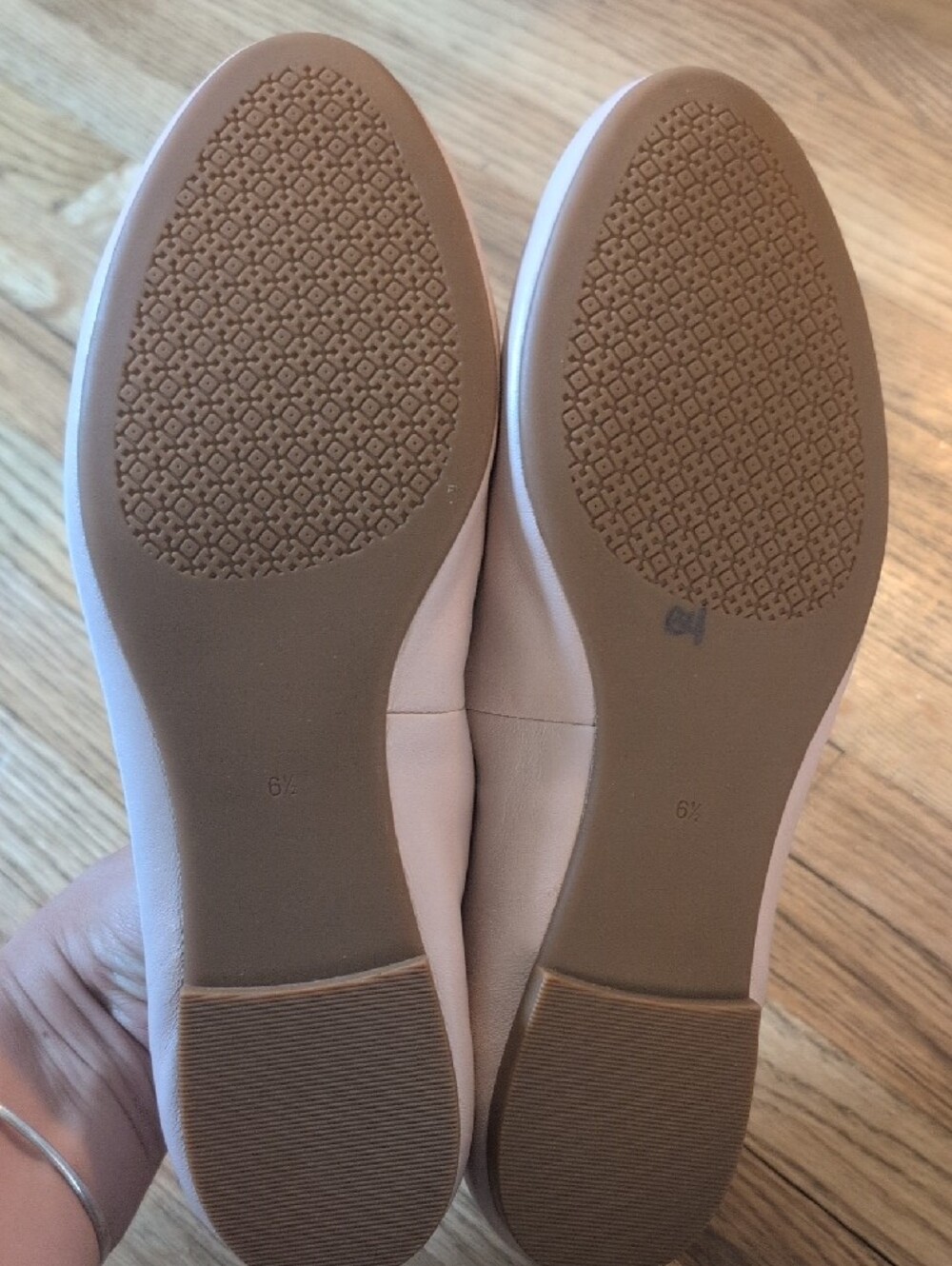 Tory Burch Pale Pink Leather Logo Ballet Flats with Gold Medallion - Picture 5 of 7